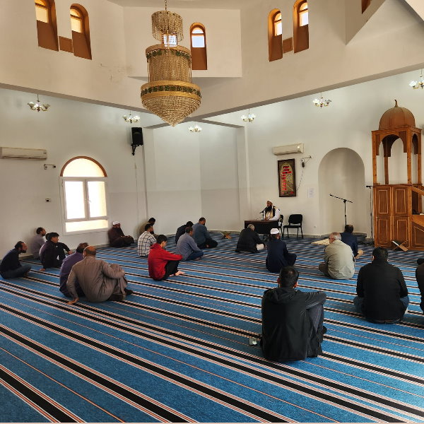 A religious educational lecture at the university mosque