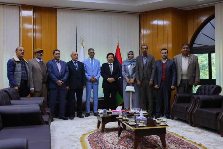 The Chargé d’Affaires of the Indonesian Embassy in Libya arrives at Sirte University