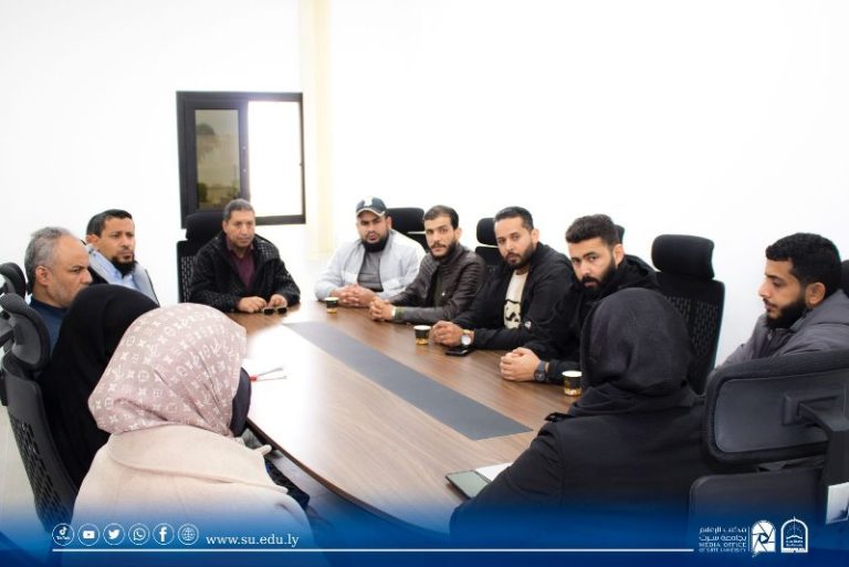 ورشة عمل بعنوان استخدام التطبيقات الالكترونية